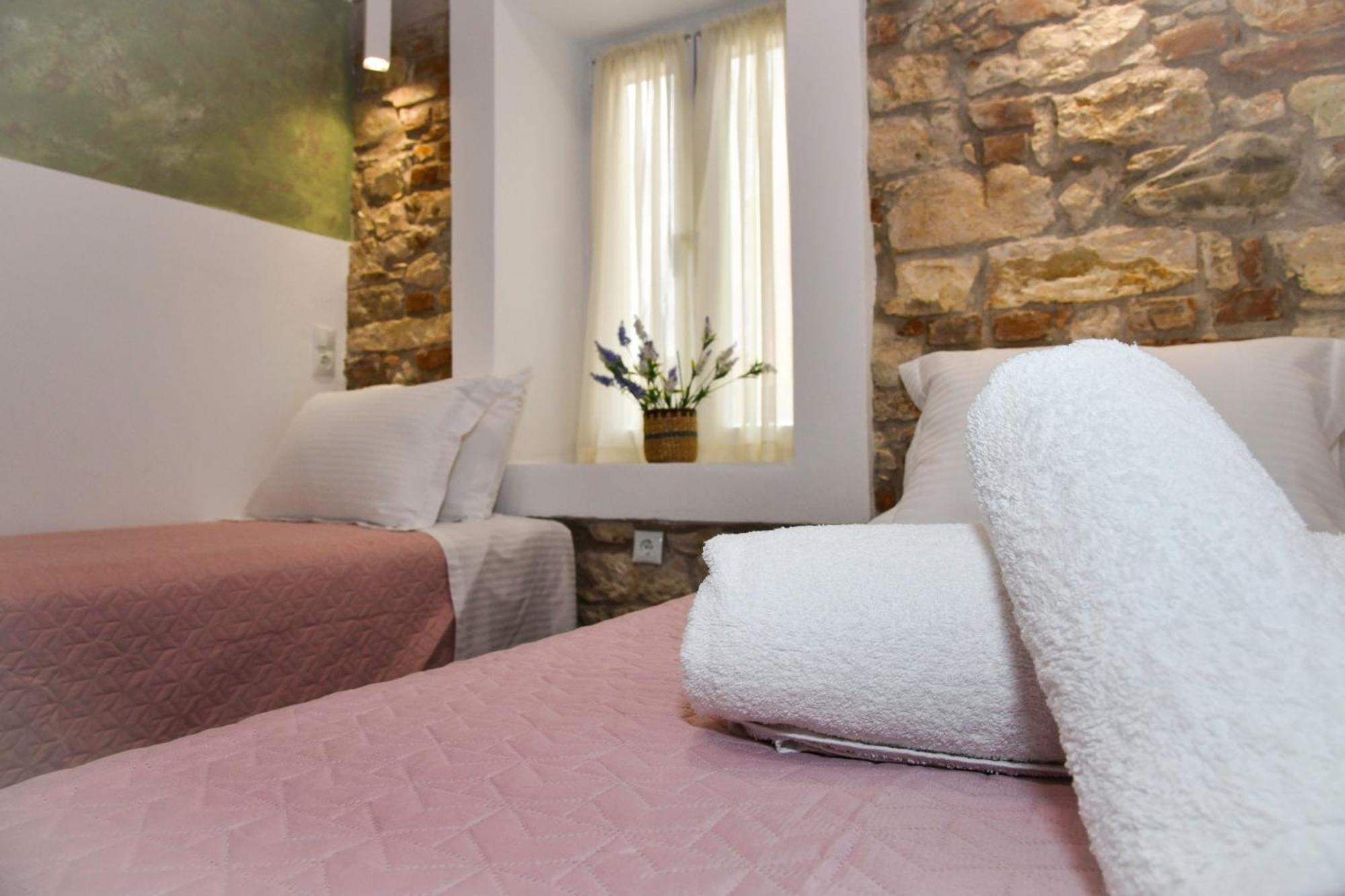 Captain Theo'S Modern Apartment Maria Lefkimmi  Luaran gambar