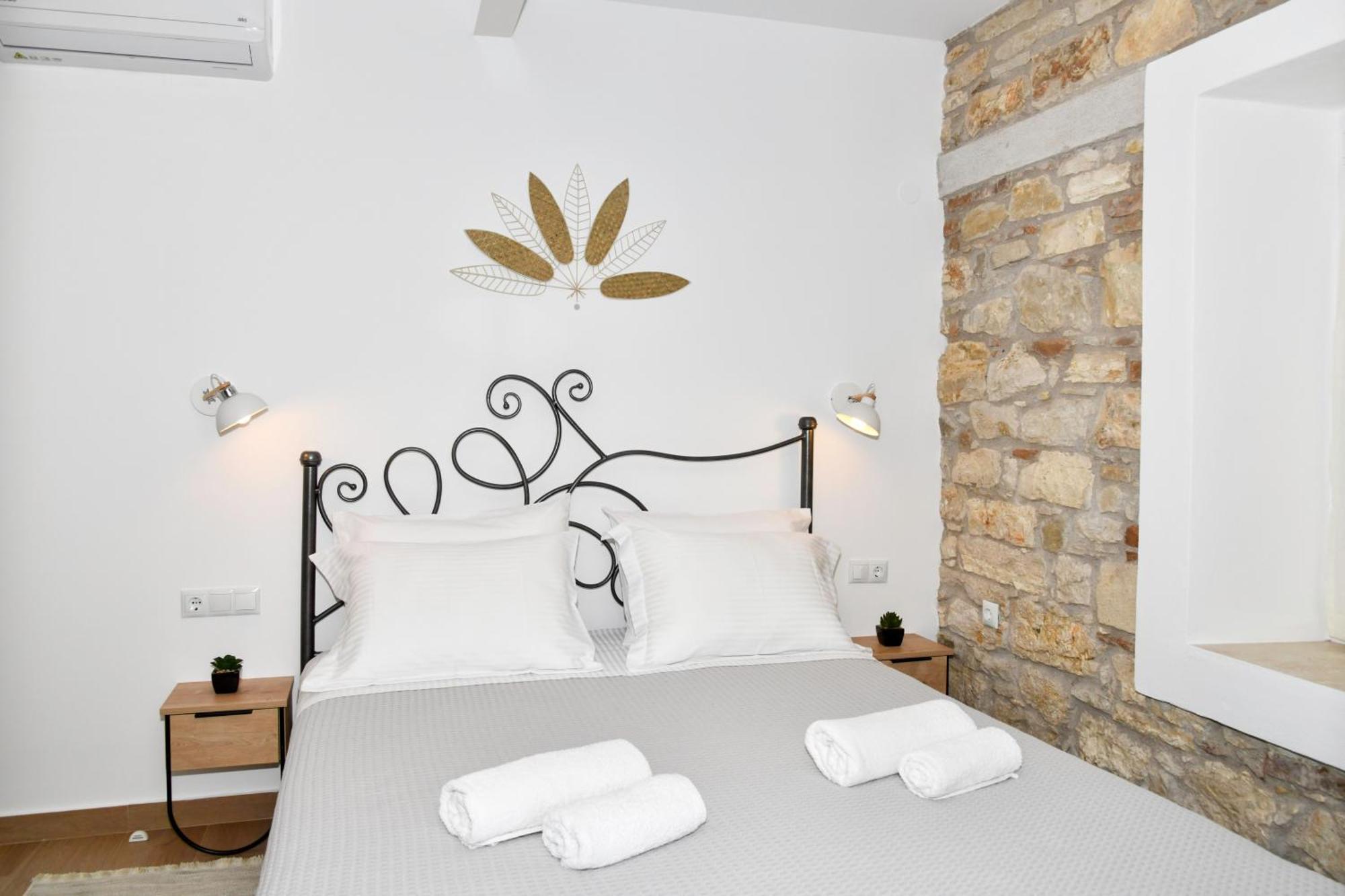 Captain Theo'S Modern Apartment Maria Lefkimmi  Luaran gambar