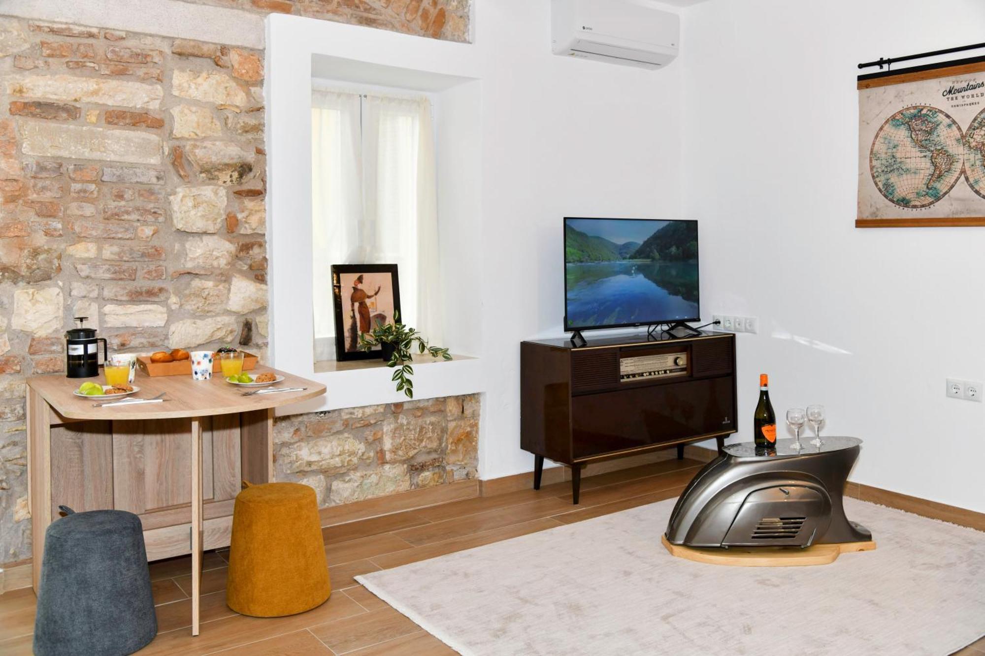 Captain Theo'S Modern Apartment Maria Lefkimmi  Luaran gambar