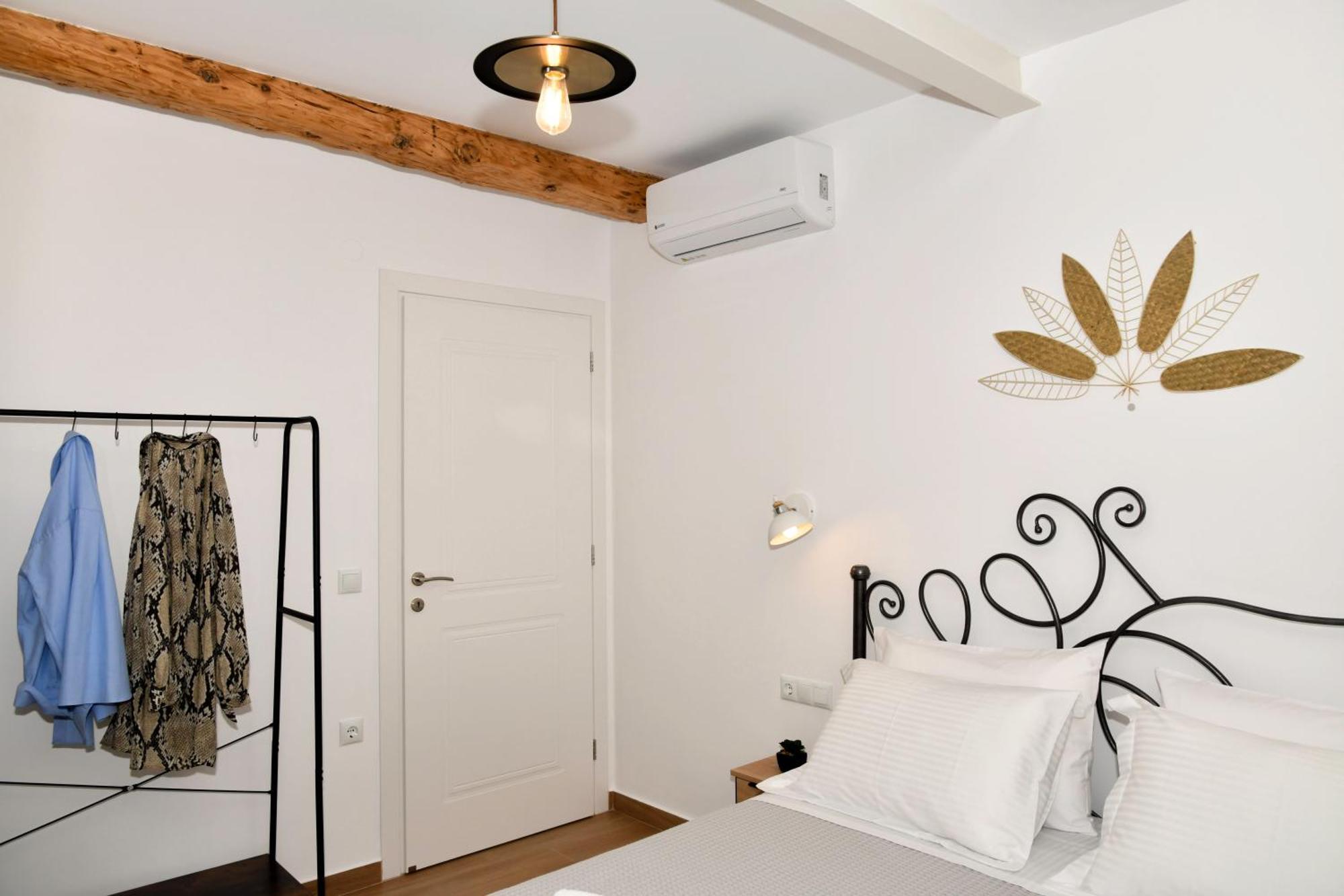 Captain Theo'S Modern Apartment Maria Lefkimmi  Luaran gambar
