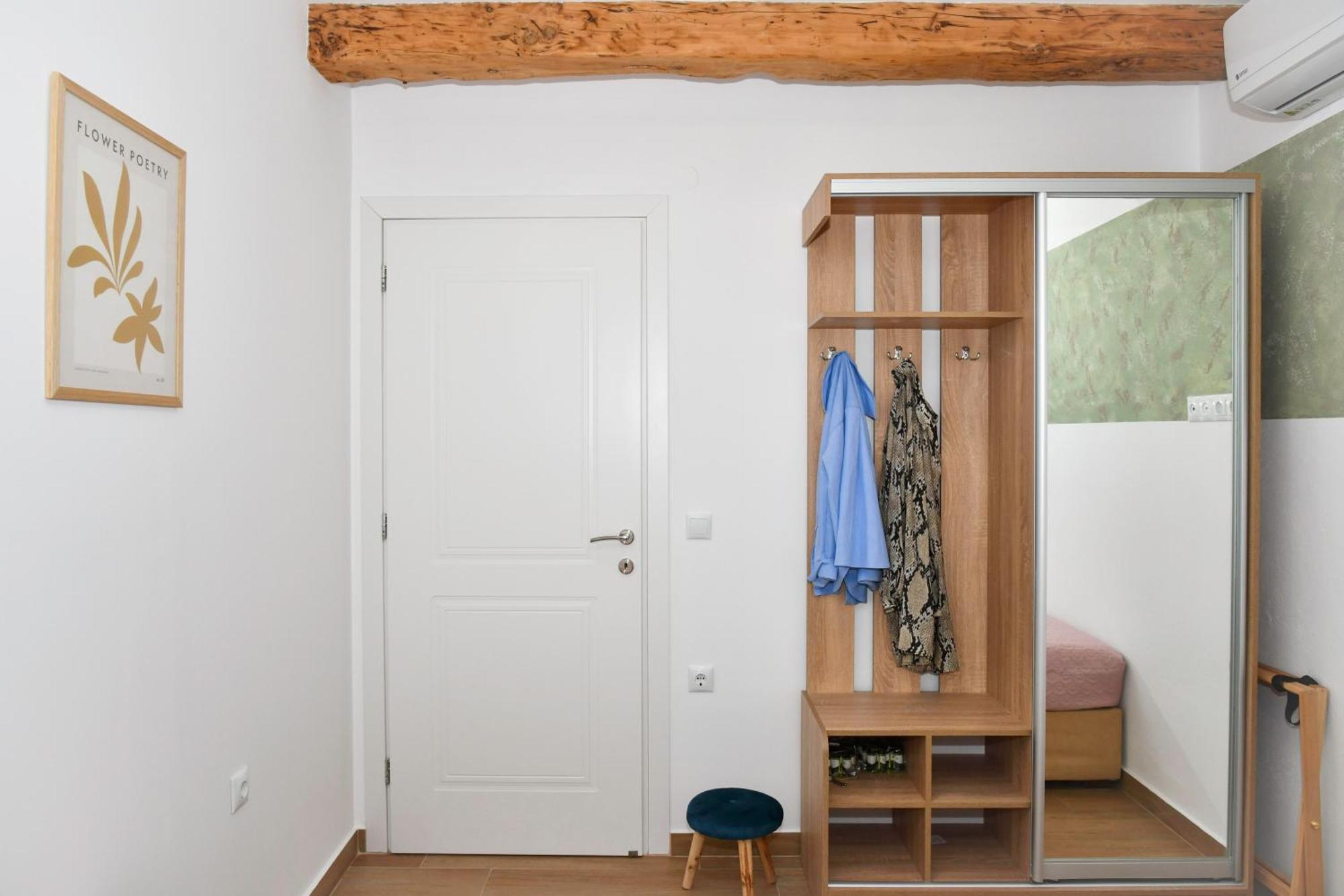 Captain Theo'S Modern Apartment Maria Lefkimmi  Luaran gambar